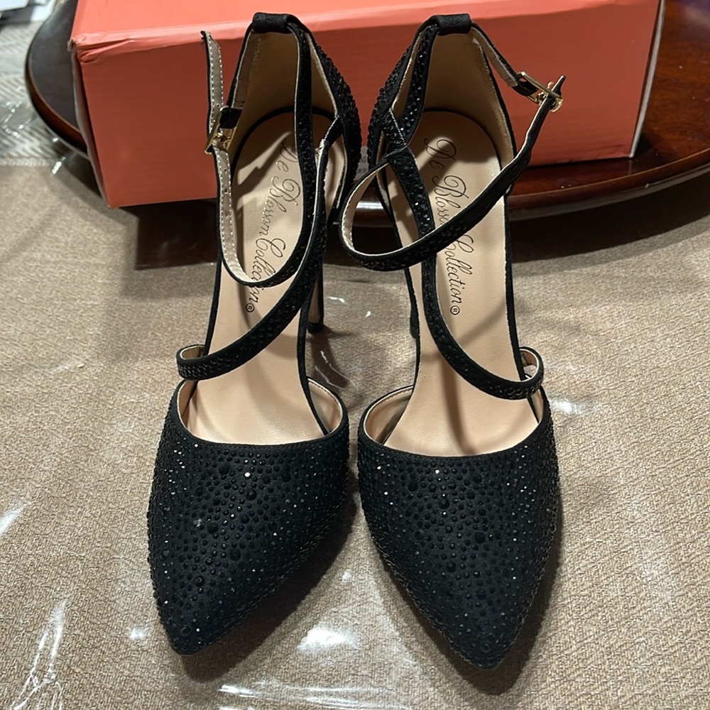 DE BLOSSOM COLLECTION, BLACK, SIZE 6 1/2
